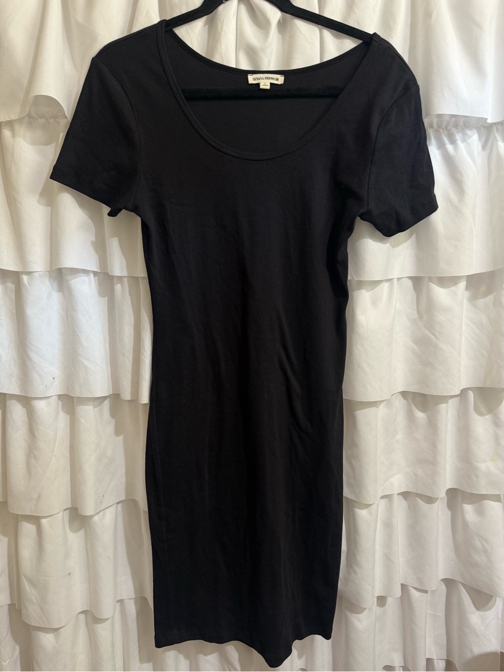 Zenana Outfitters Black Scoop-Neck Short Sleeve ribbed MIDI Dress